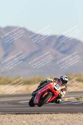 media/Dec-07-2025-CVMA (Sun) [[3e7d2de5dc]]/Race 16-Formula Middleweight/